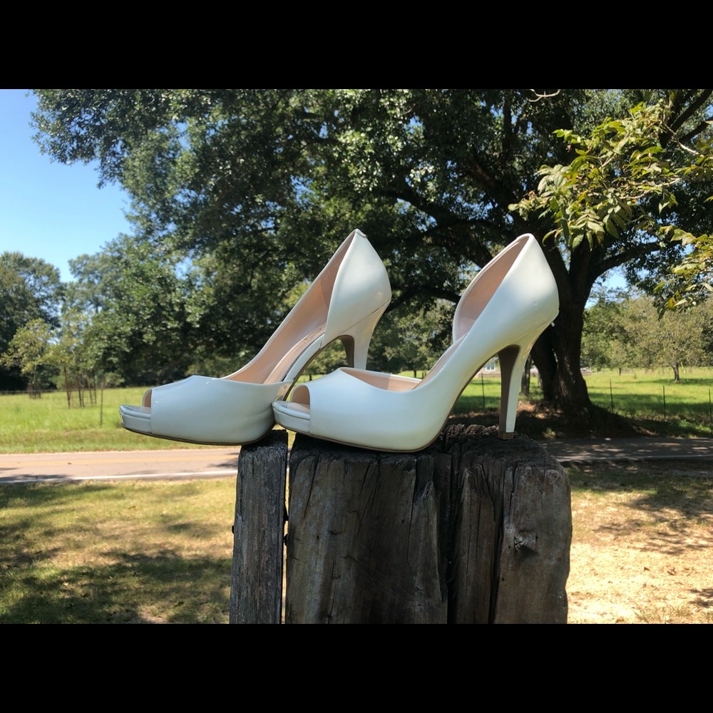 Jessica Simpson peep toes